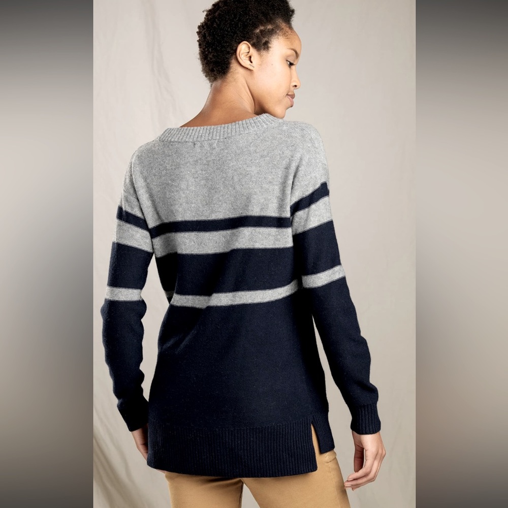 Women’s Plateau sweater from Toad & Co NWT brand new